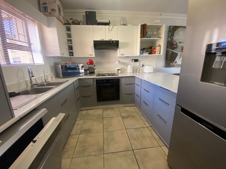 3 Bedroom Property for Sale in Menkenkop Western Cape